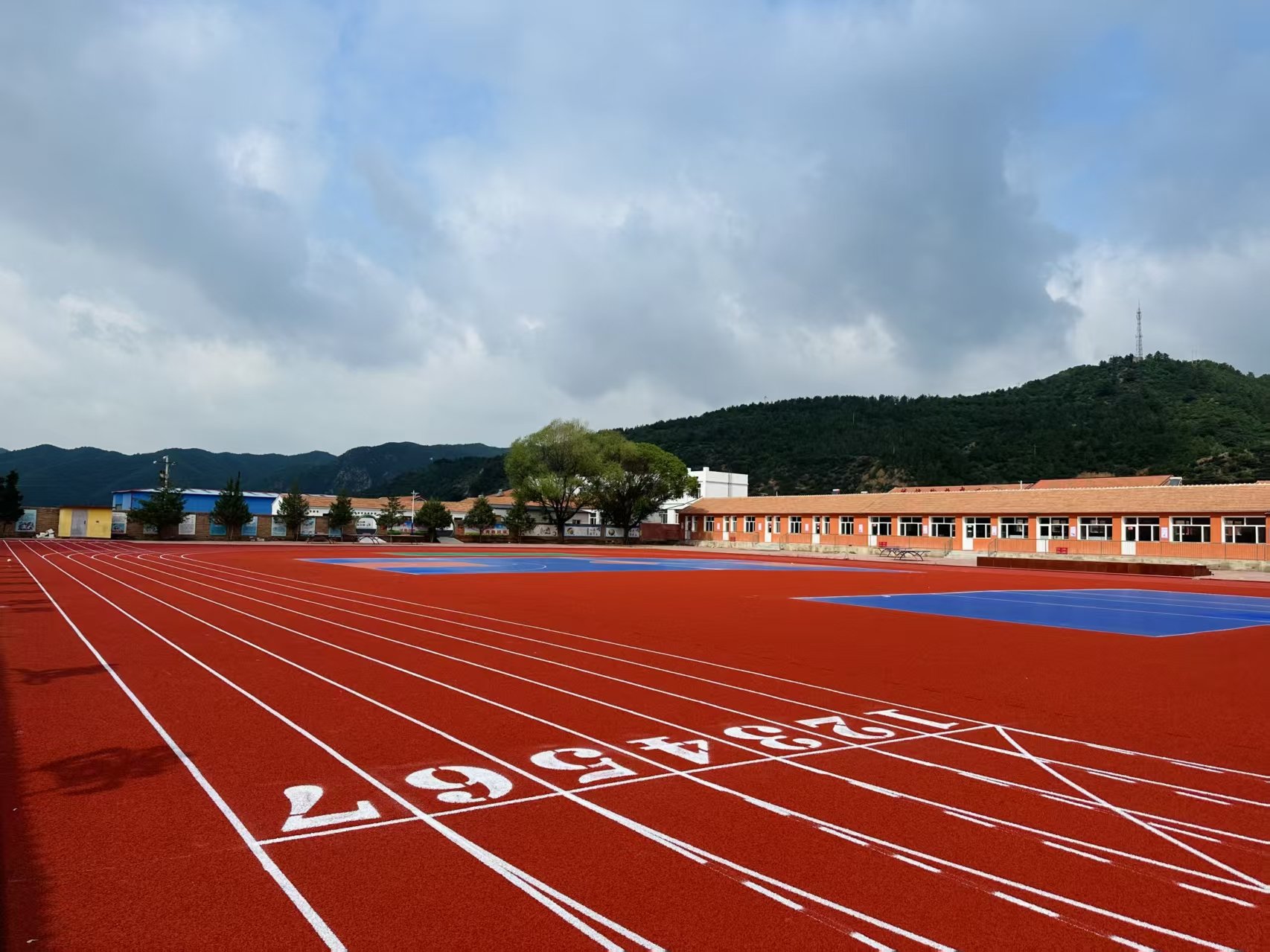 铜仁市自结纹塑胶跑道EPDM地面 - 厂家